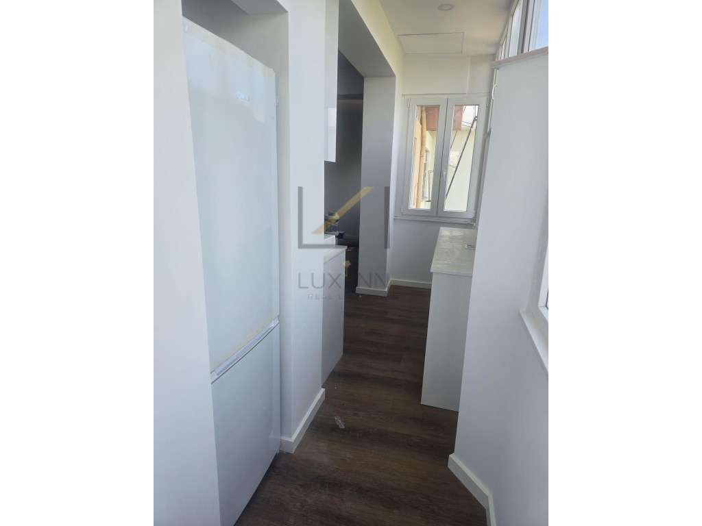 T2 Remodelado Av. Alexandre Salles Venteira - Amadora-6