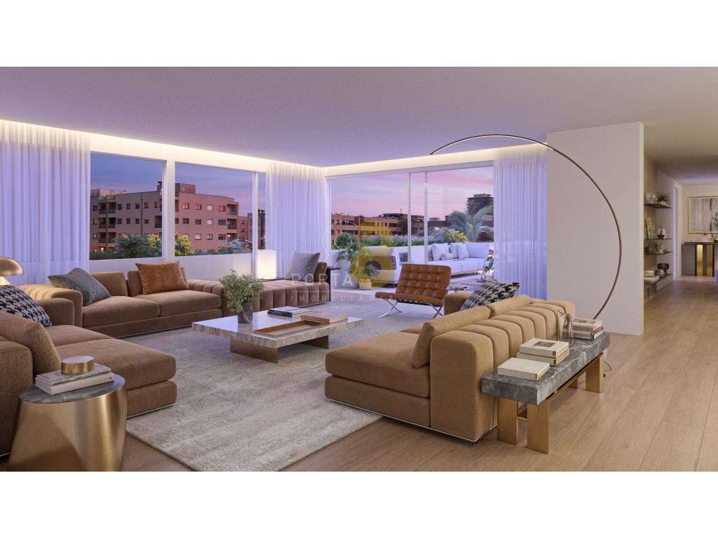 Apartamento T4 com terraço, 3 lugares de estacionamento e arrumos, ... - Grande imagem: 4/56