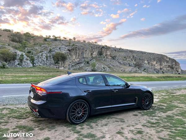 Kia Stinger 3.3 T-GDI 8AT AWD GT - 19