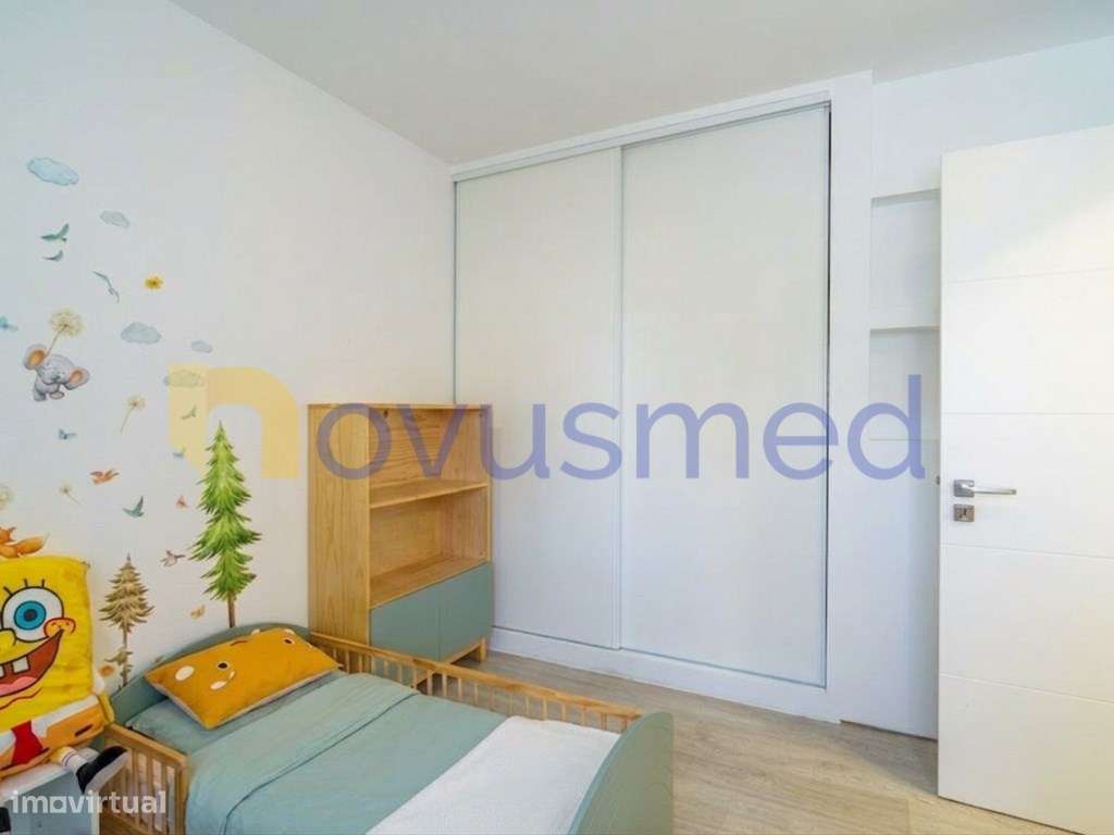 Apartamento T2 totalmente remodelado em zona central nas Ferreiras-10