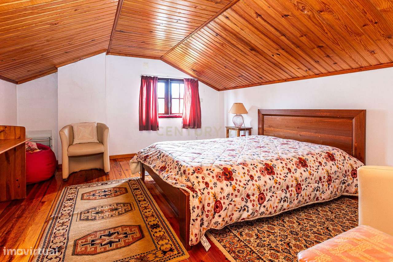 Moradia com características únicas na Aroeira-25