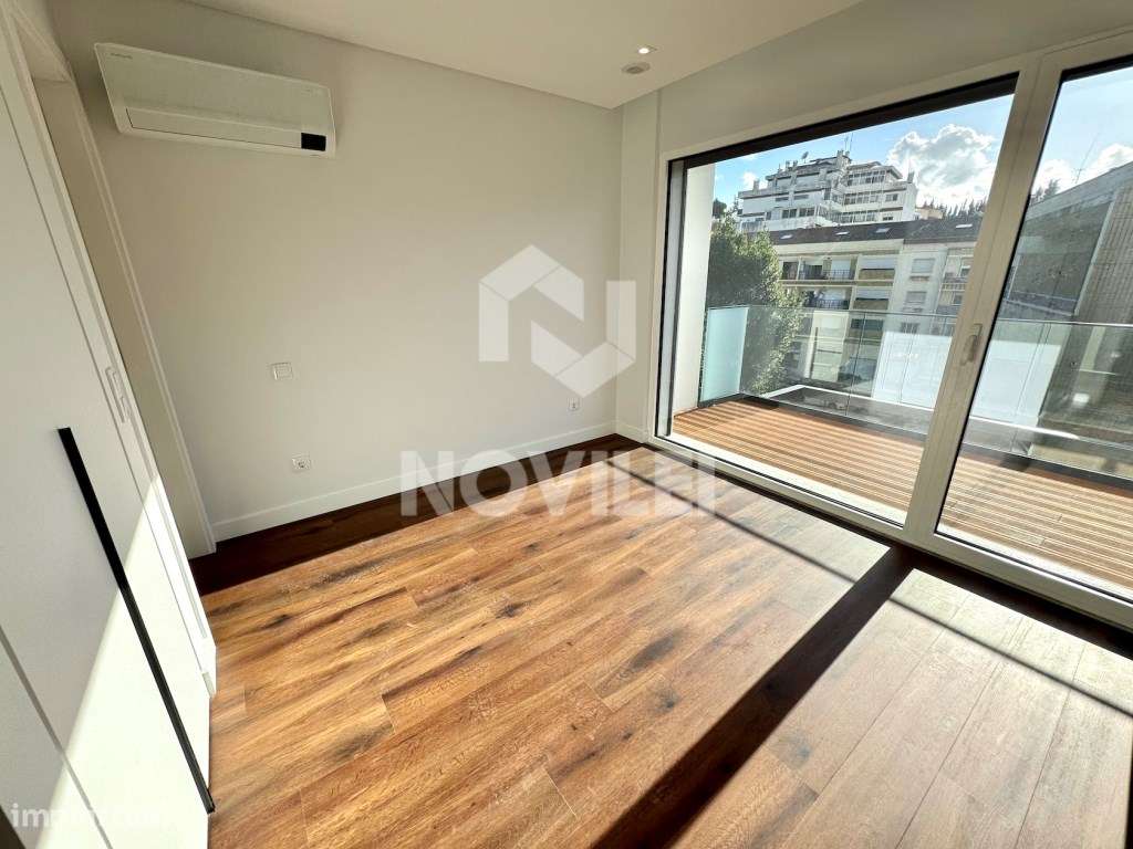 Moradia T3 em condomínio Fechado no centro de Leiria.-21