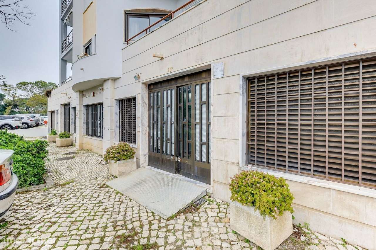 Escritório, loja e armazém com 550 m² em Linda-a-Velha, pronto a funci-36