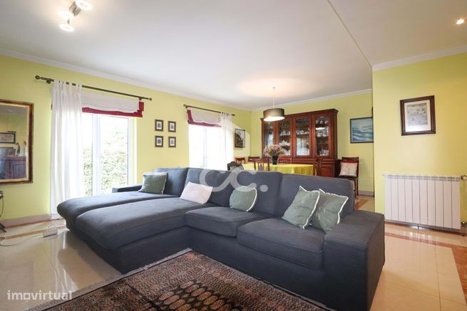 Moradia T5 nos Carvalhais com jardim, piscina e campo de jogos.-5