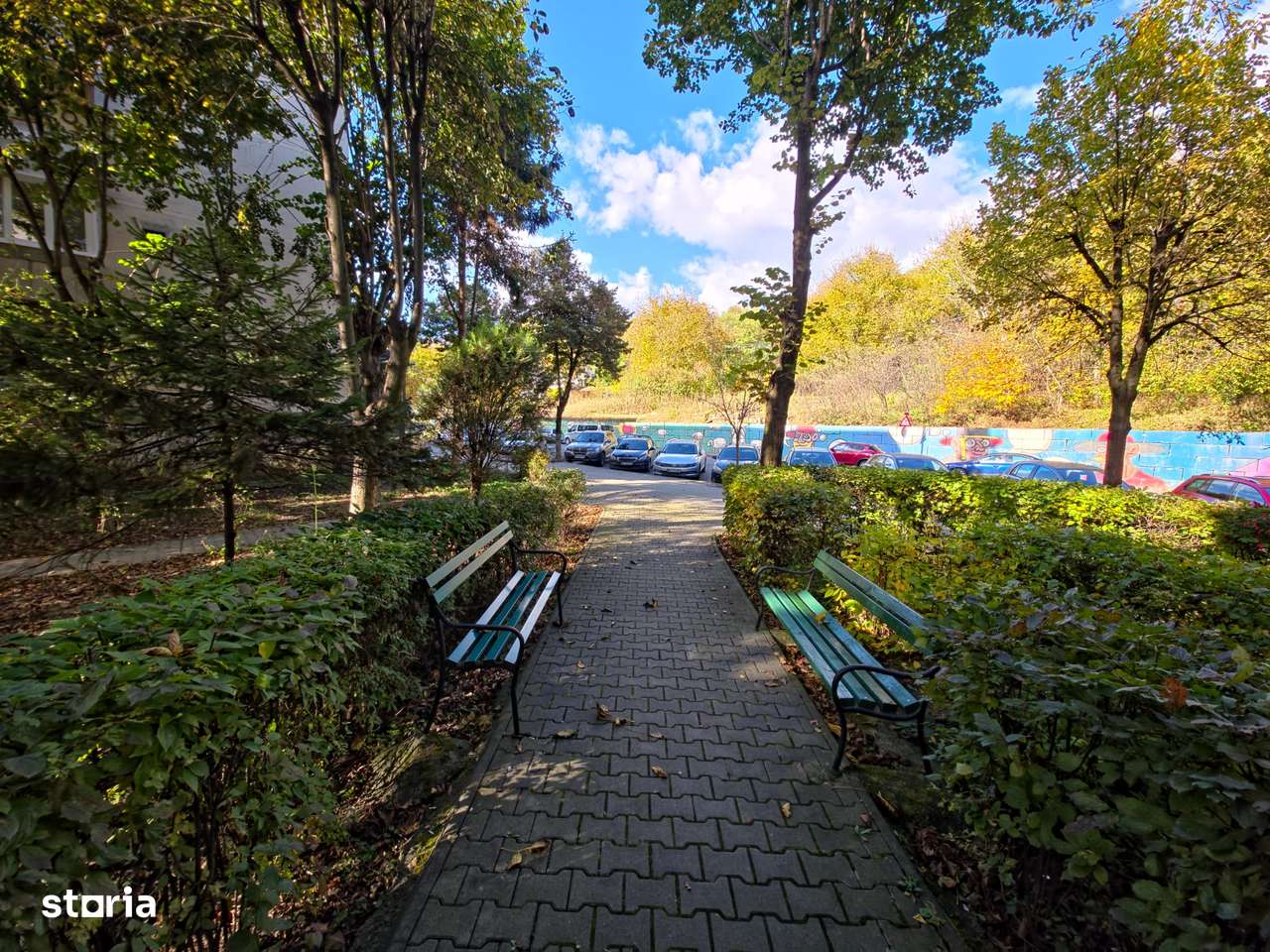 Apartament cu 2 camere cu balcon situat pe str Cutezantei.-0