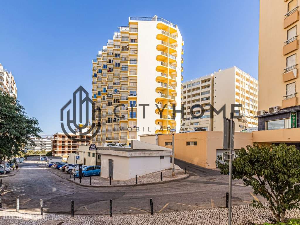 Apartamento T1 remodelado com vista mar a 150m da praia - Grande imagem: 3/23