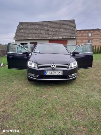 Volkswagen Passat - 8