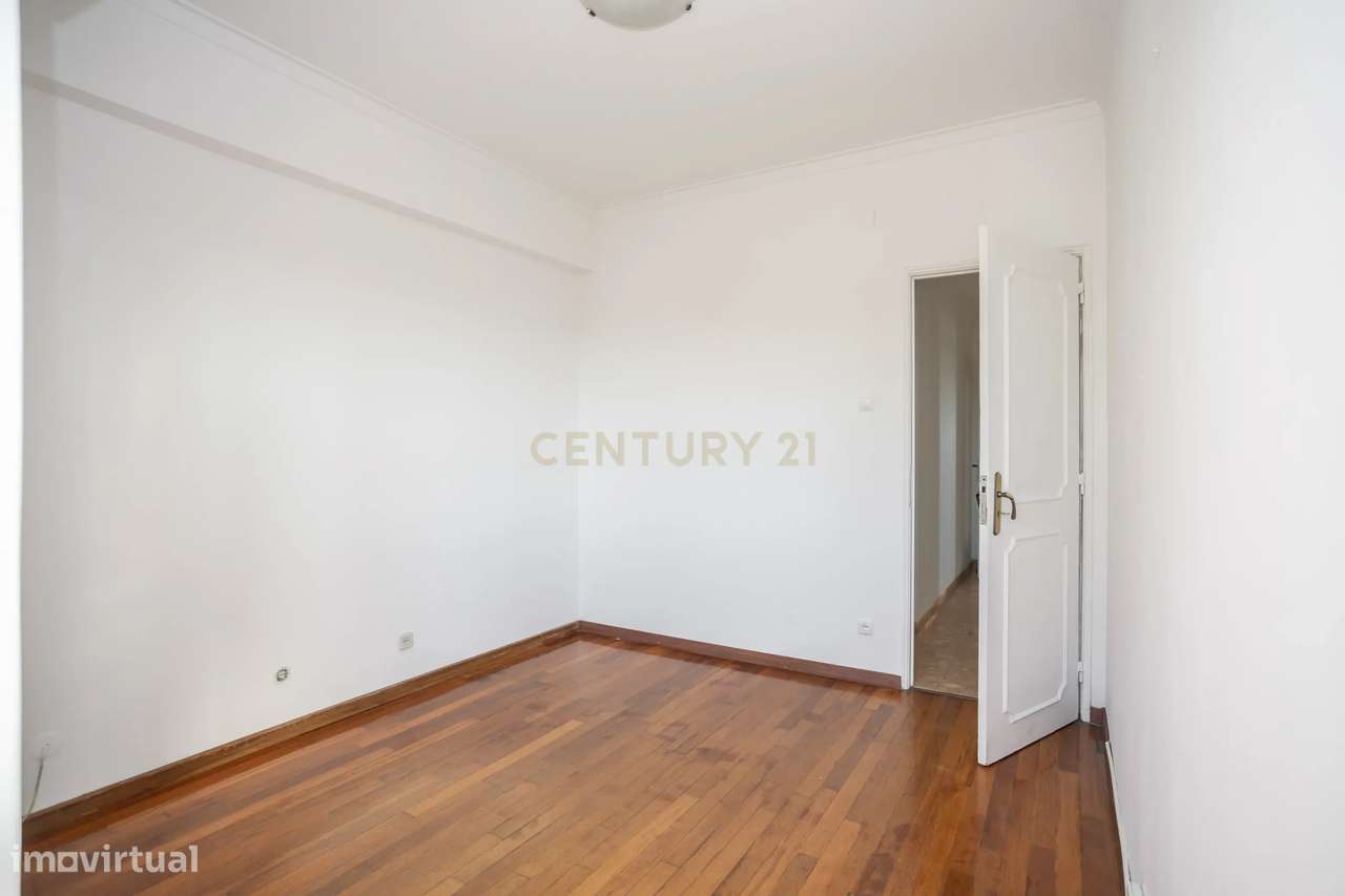 Apartamento T3 em Almada com Excelente Localização-53