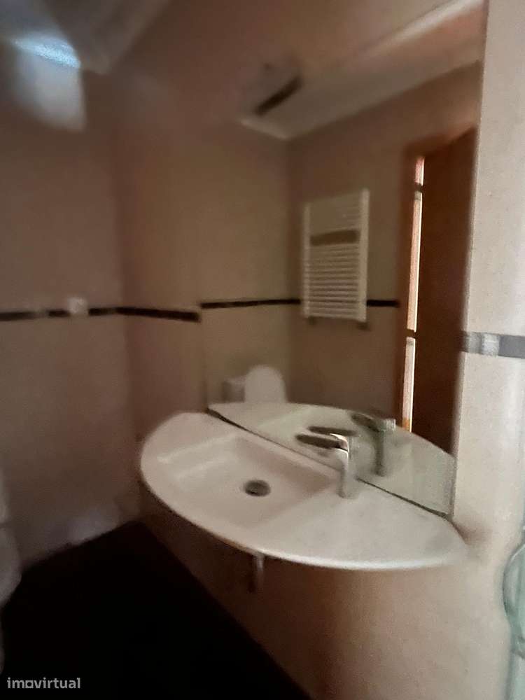 Geminada com piscina, garagem e terraço em Canidelo-41