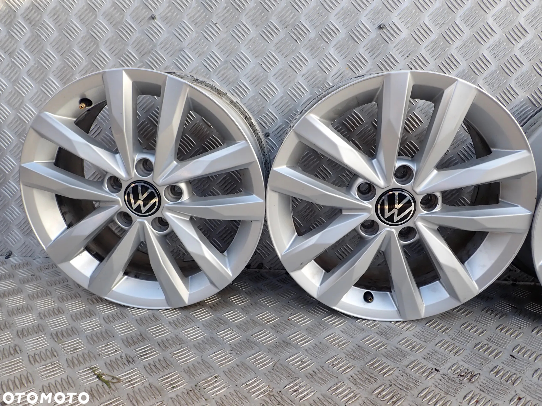 FELGI ALUMINIOWE VW TOURAN III VW SKODA 5X112 5TA601025  6,5X16 ET 48 - 2