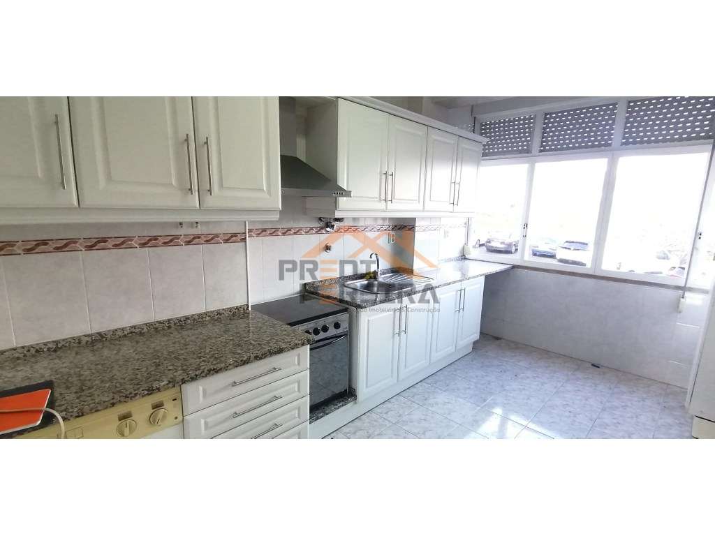 Apartamento T2 no centro da Damaia - Excelente localização. - Grande imagem: 2/22