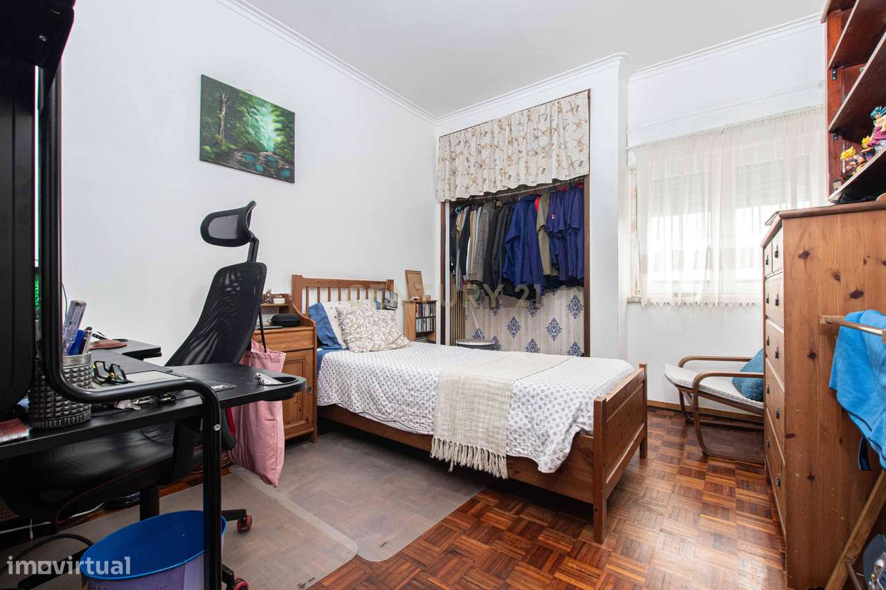 Apartamento T3 com vista cidade e rio na Póvoa de Santa Iria-13