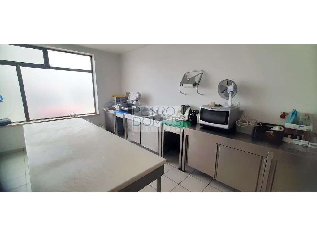 Trespasse de Churrasqueira em Pleno Funcionamento - Marinha Grande - Grande imagem: 5/7