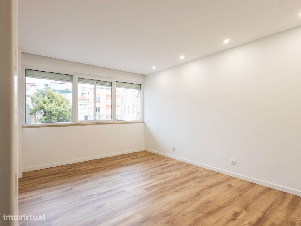 Apartamento T2 na Marginal - Primeira Linha, Figueira da Foz - Tota...-8