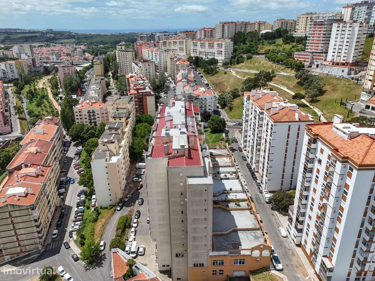 Apartamento T2 Totalmente Renovado com Estacionamento-26
