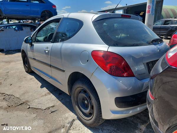 Dezmembram Peugeot 207, 1.4  benzina, an 2007 - 4