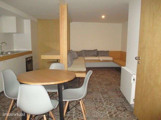 T2 remodelado Alta de Coimbra - Grande imagem: 2/30