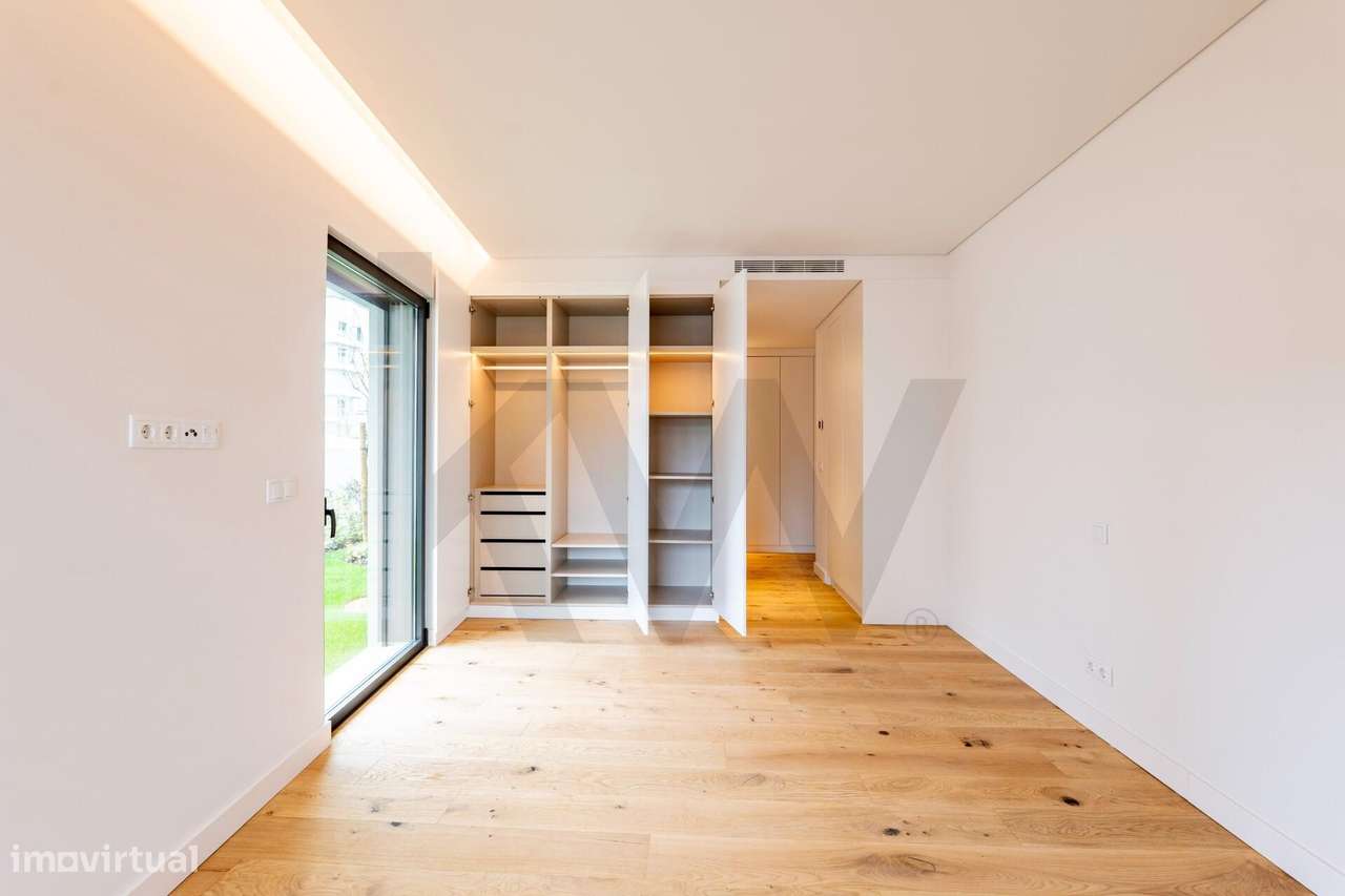 Apartamento T4 com Jardim e Piscina na Parede – Cascais-33