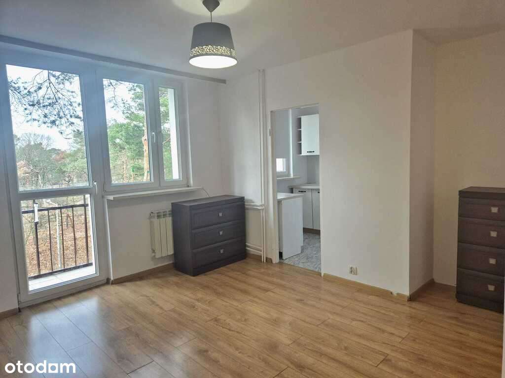 Idealna kawalerka w Otwocku z widokiem na las.-11