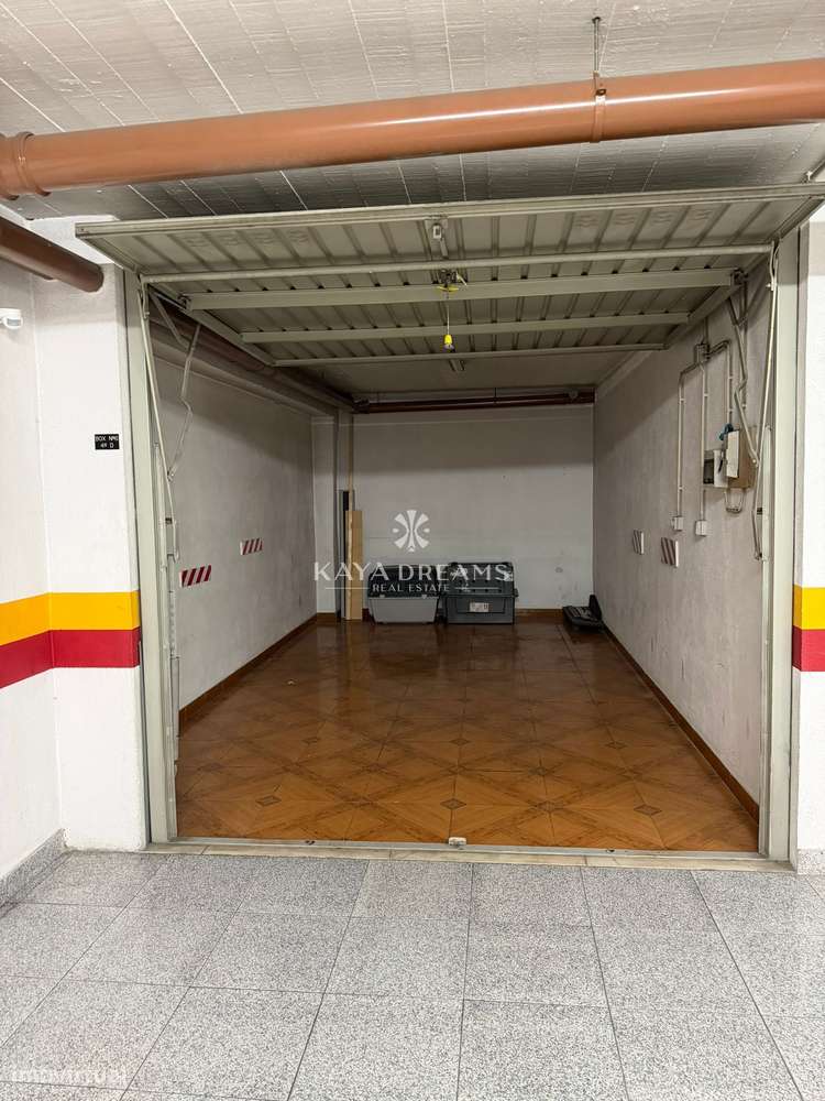 Apartamento T2 com Arrecadação e Box para uma Viatura  no Jardim da...-14
