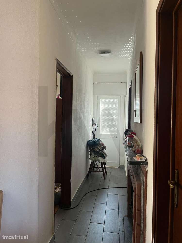 Moradia Tri-Familiar em Duplex T6 com garagem Box , terraço, varanda-5