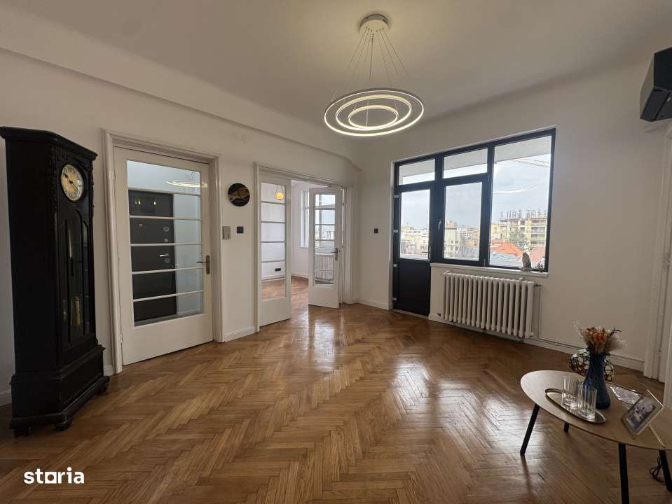 Bijuterie interbelica in centru