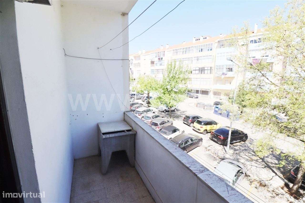 Apartamento T2 de origem; Cruz de Pau-9