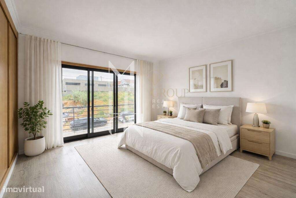 MORADIA T5 RENOVADA | GARAGEM 100 m2 | PRONTA A HABITAR – FEIJÓ-33