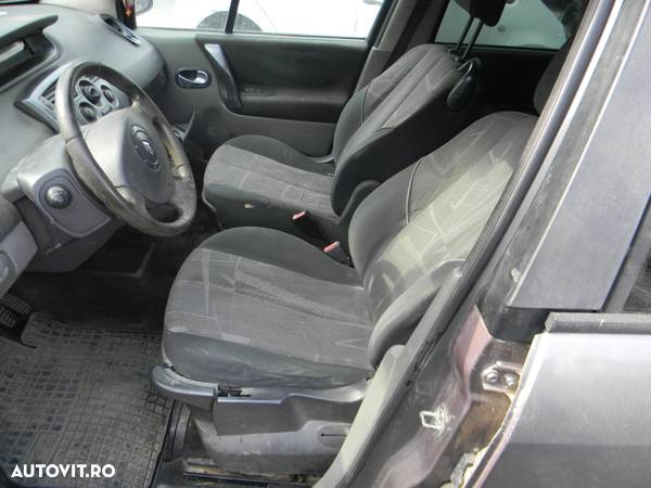 Dezmembrari  Renault GRAND SCENIC 2  2004  > 0000 1.9 dCi (JM0G, JM12 - 13