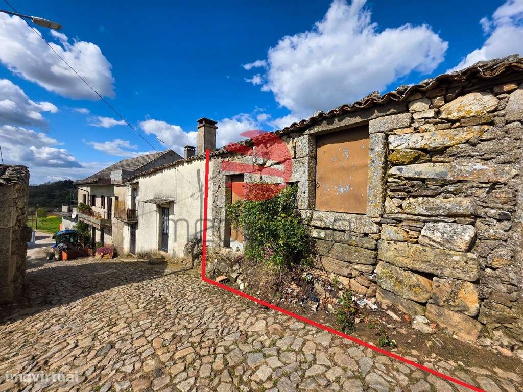 MORADIA T2 C/ ANEXOS-12