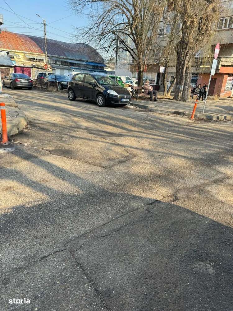 Vand teren in Bacau pe strada Frasinului { in spate la piata sud } - Imagine principală: 2/8