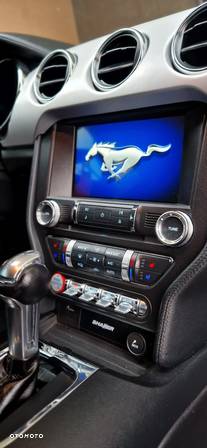 Ford Mustang 5.0 V8 GT - 19