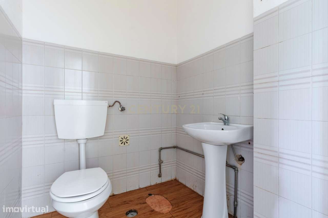 Loja para Arrendamento na Amora – Espaço comercial com excelente visib - Grande imagem: 4/17