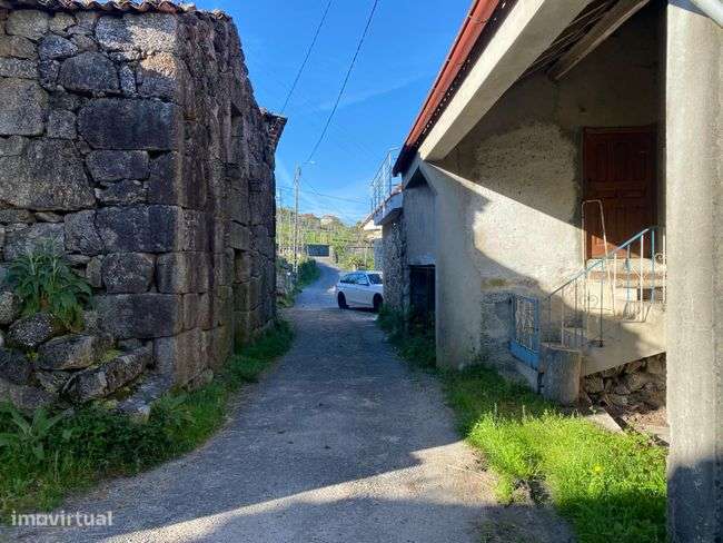 Moradia T2 para venda em Azias (Santa Maria), Ponte da Barca.-15
