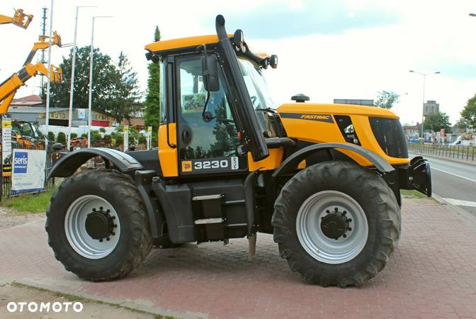 JCB Fastrac 3230 Plus - 6