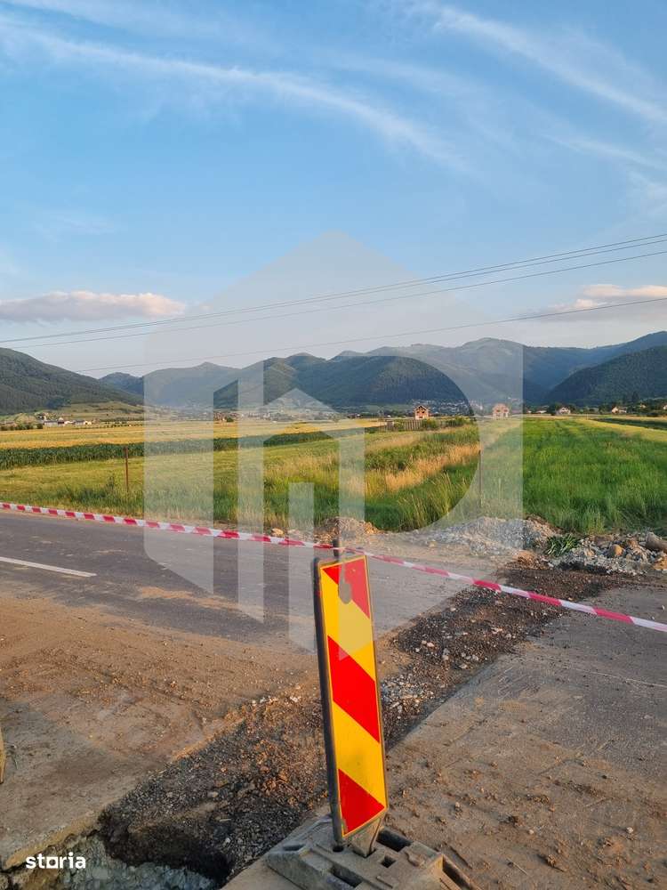 Teren Gura Râului-Orlat-1782 MP-2 fronturi-Utilitatile la 30 ml - Imagine principală: 5/7