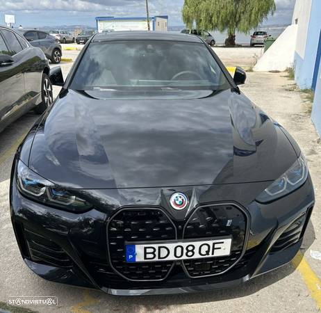 BMW i4 eDrive35 Desportiva M - 11