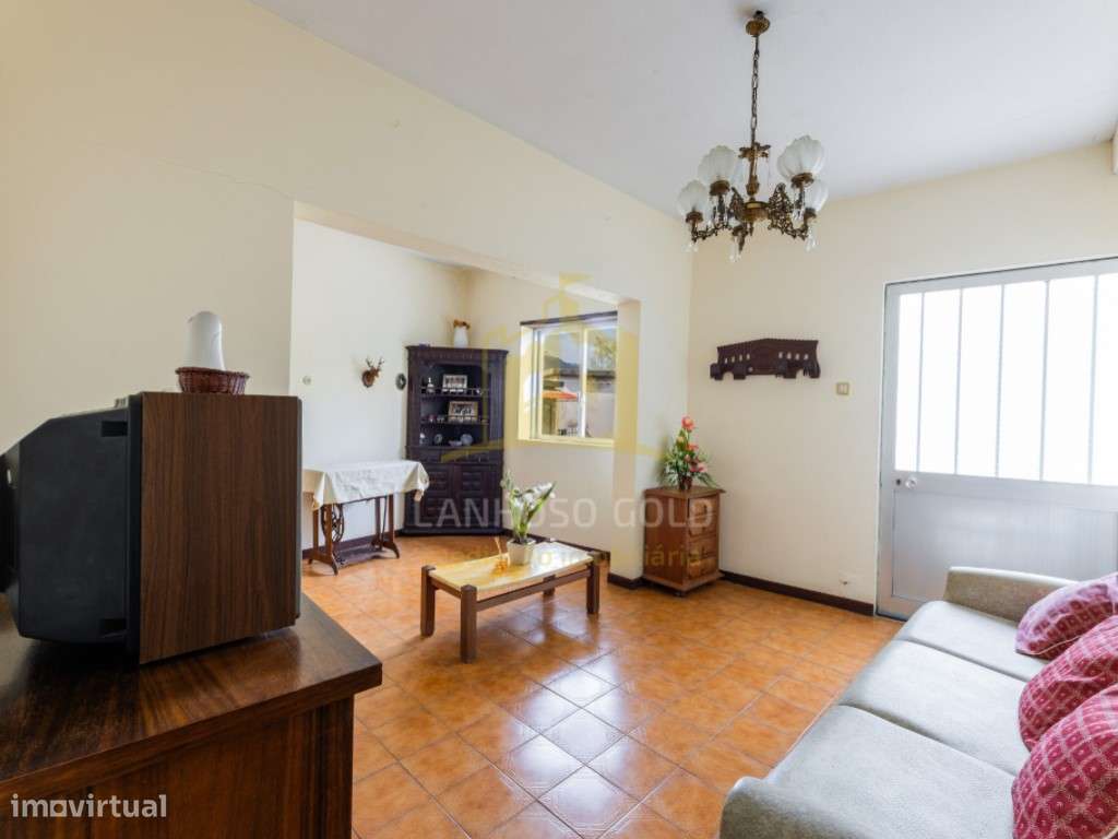 Moradia T6 em Lanhoso - Espaço, Conforto e Versatilidade-20