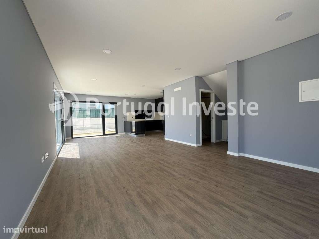 Moradia T4 isolada em fase de acabamentos com piscina na Aroeira, p... - Grande imagem: 4/54