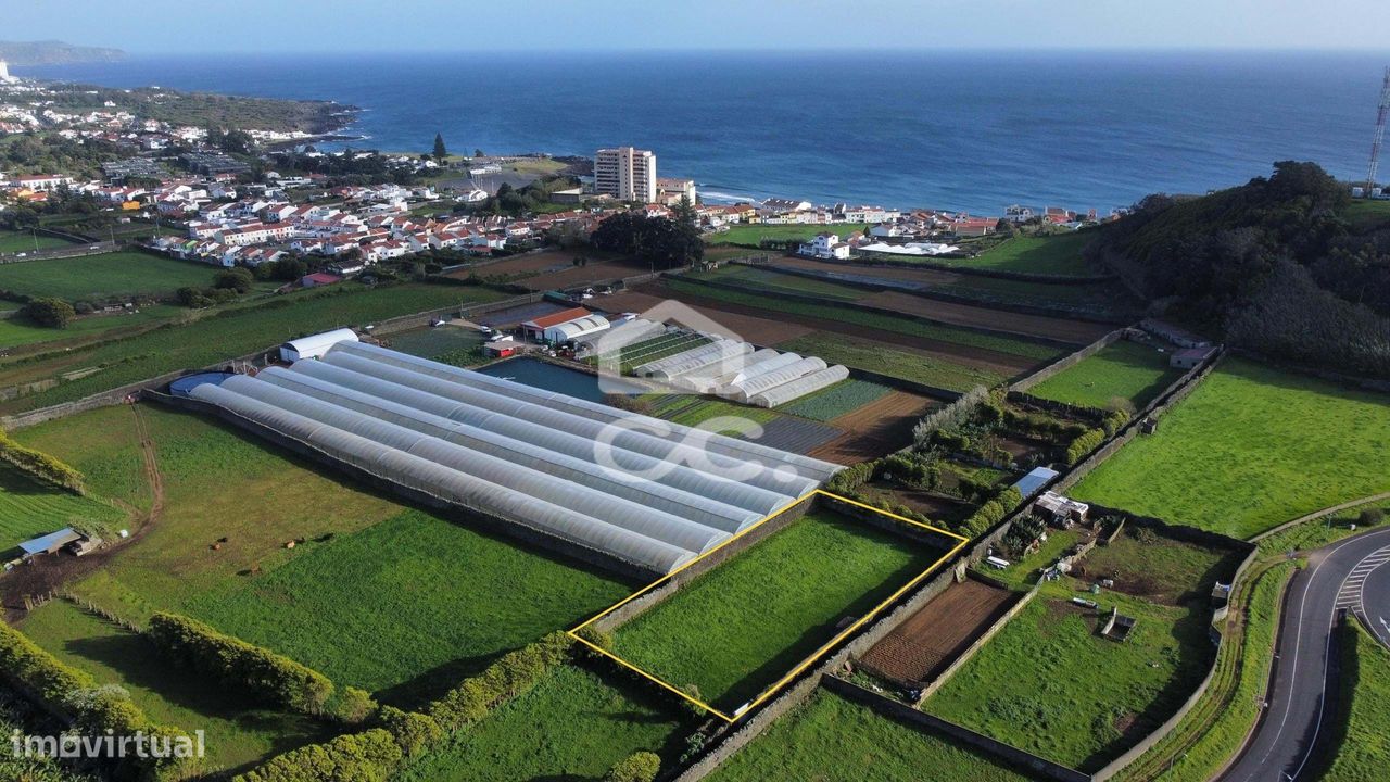 Terreno com 2.140,00 m2 - Rosto do Cão (São Roque) - Ponta Delgada
