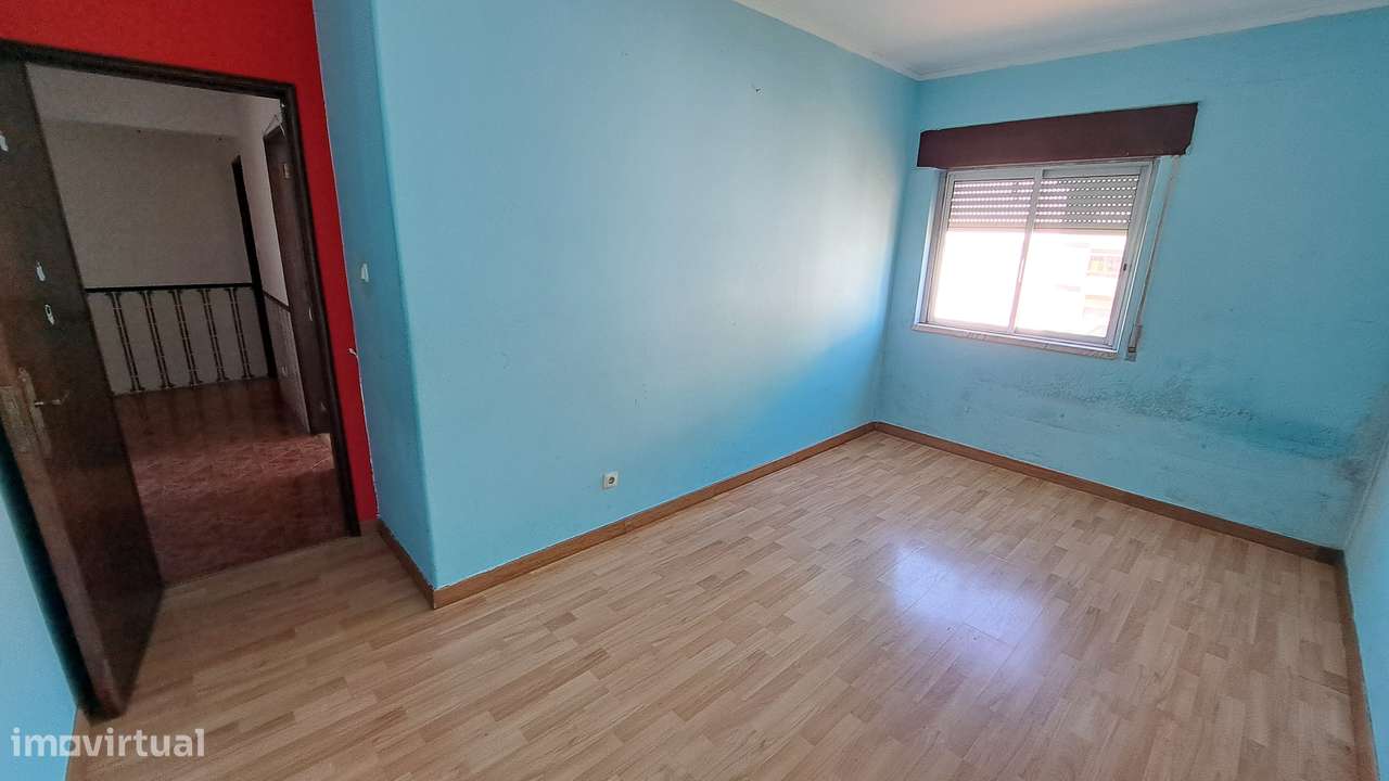 Apartamento T2 com 73m2 com Arrecadação na Arroja/Odivelas-8