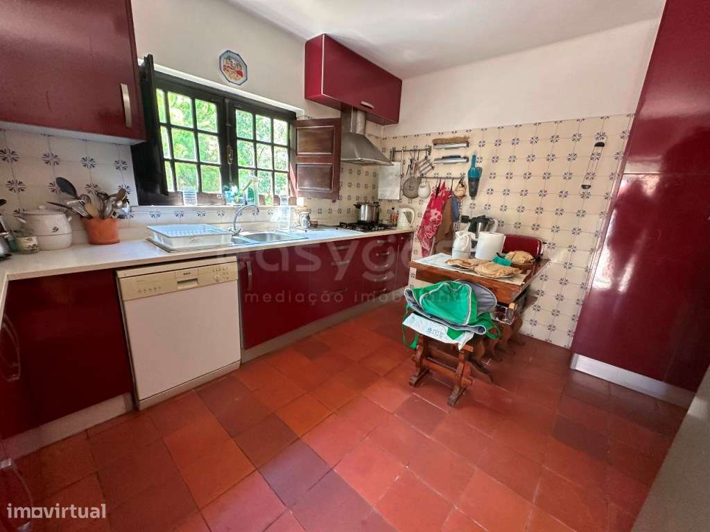 Moradia inserida em Quintinha com casas de pedra junto ao rio Alcôa - Grande imagem: 5/33