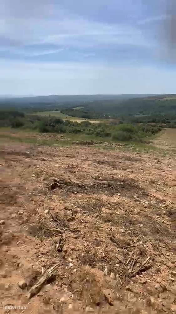 Terreno de cultivo com 600.00 m2 em M. de Cavaleiros.-6
