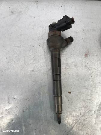 Injector Passat Variant B7 2.0TDI DSG - 1