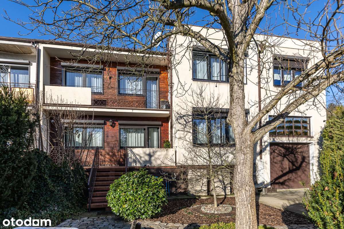 Przestronny dom na Osiedlu Kwiatowym Fotowoltaika Pompa ciepła 3garaże-18