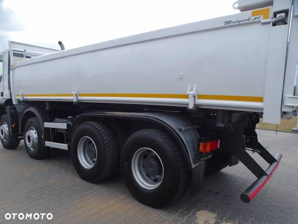 Iveco TRAKKER 410 / 8X4 / 2 STRONNA WYWROTKA / HYDROBURTA / AUTOMAT / 17 TON ŁADOWNOŚCI / 2008 rok - 39