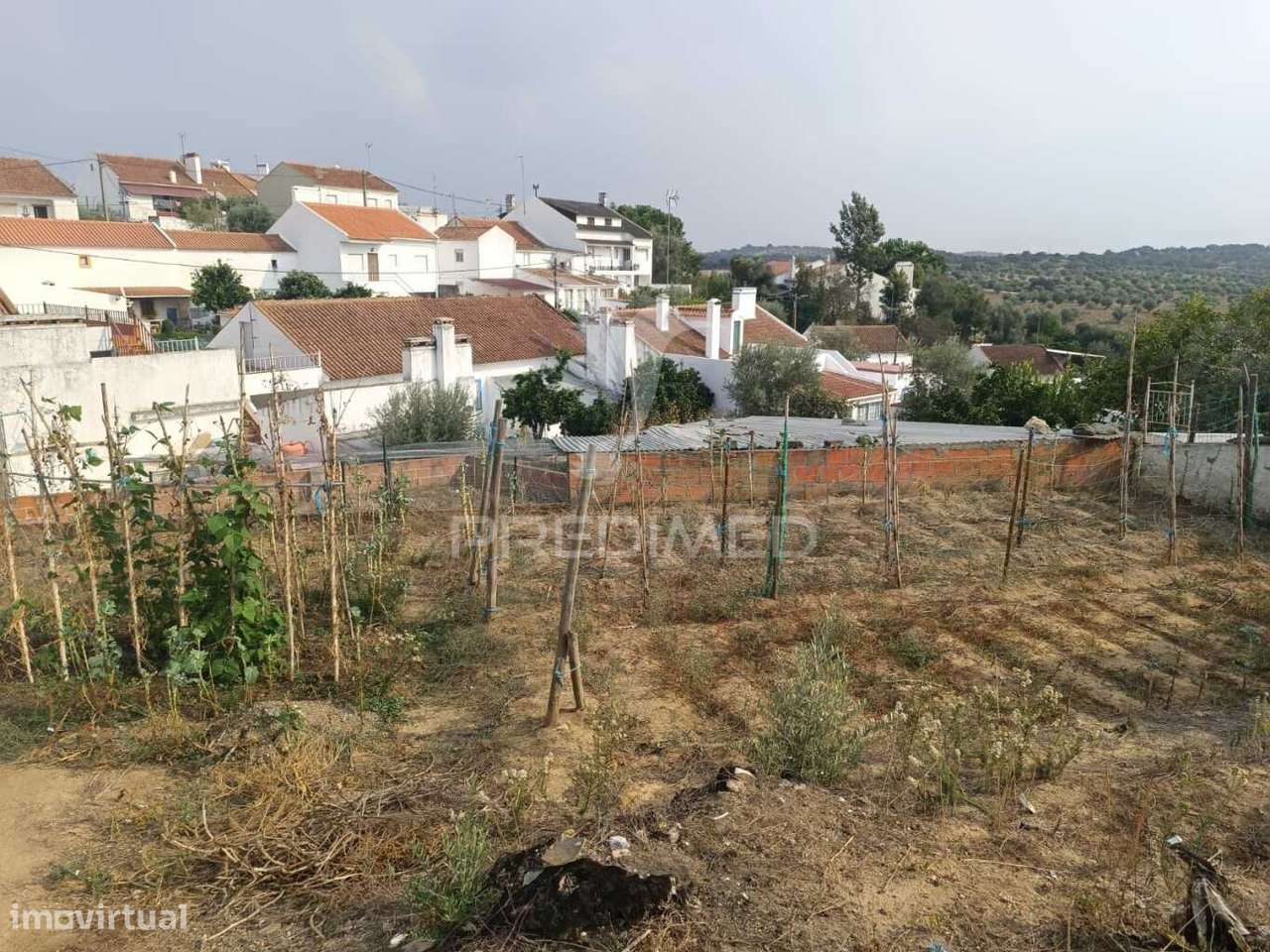 Terreno urbano com 276 m2, para construção de moradia com 165 m2 - Grande imagem: 5/11
