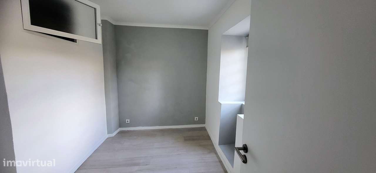 T1+1 com 35m² na R.Maria Pia - Grande imagem: 4/12