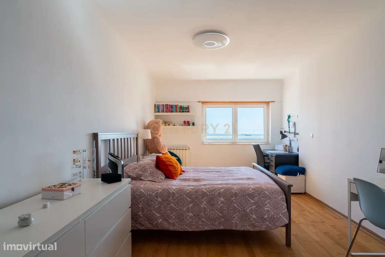 Penthouse T5 Jardins da Parede-14