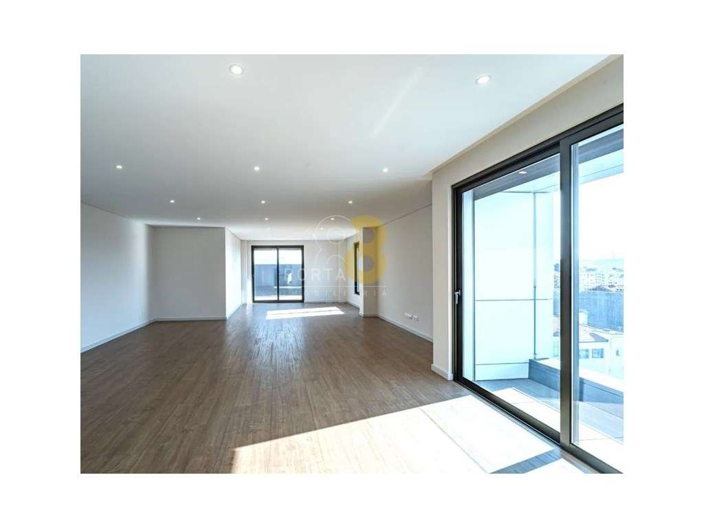 Magnifico T4 Recuado com terraço e 3 frentes na Boavista. - Grande imagem: 5/24